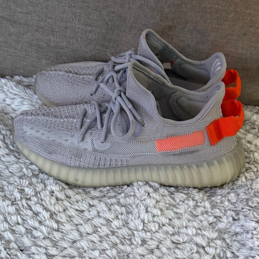 adidas Yeezy Boost 350 V2 “Tail Light” - Picture 14 of 16